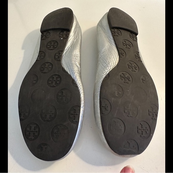 TORY BURCH Reva Flats Silver Slip On Shoes Designer 5.5 Workwear Casual Metallic - Picture 12 of 13